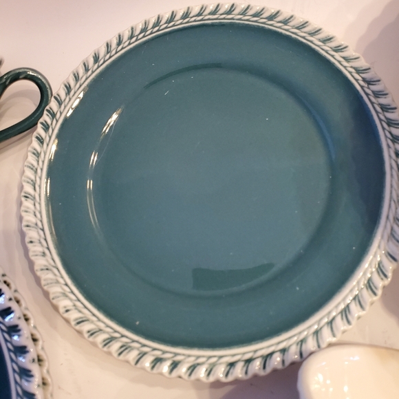 8 Piece Vintage Harkerware Pottery Pate sur Pate Plates Bowls Cups Mid-century - Picture 4 of 13